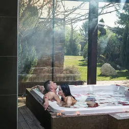 Loren Minardi en Amor al primer bocado (foto 12) Loren Minardi en 'Team Skeet' Amor al primer bocado (Miniatura 12)