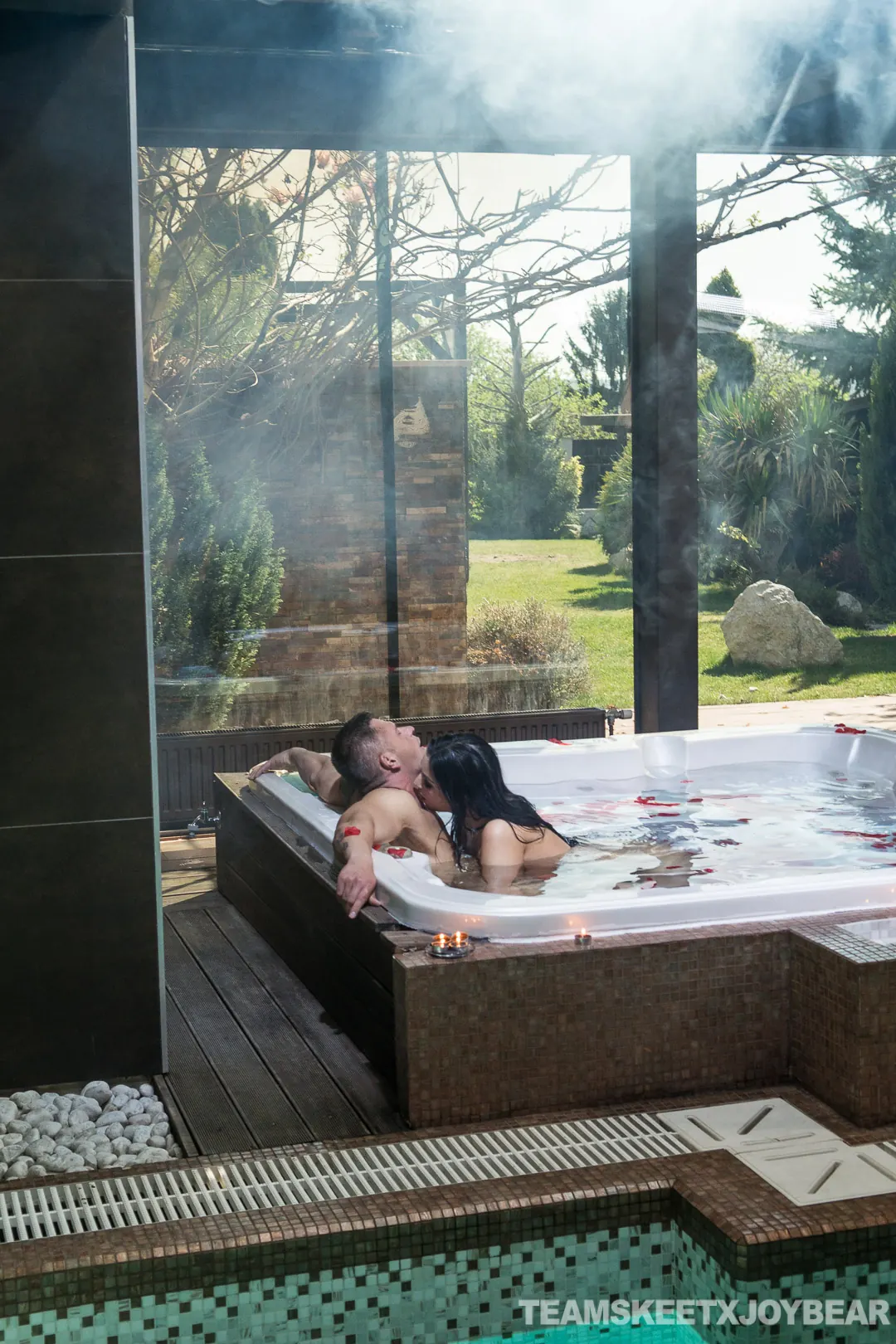 Team Skeet 'Love at First Bite' starring Loren Minardi (Photo 15)