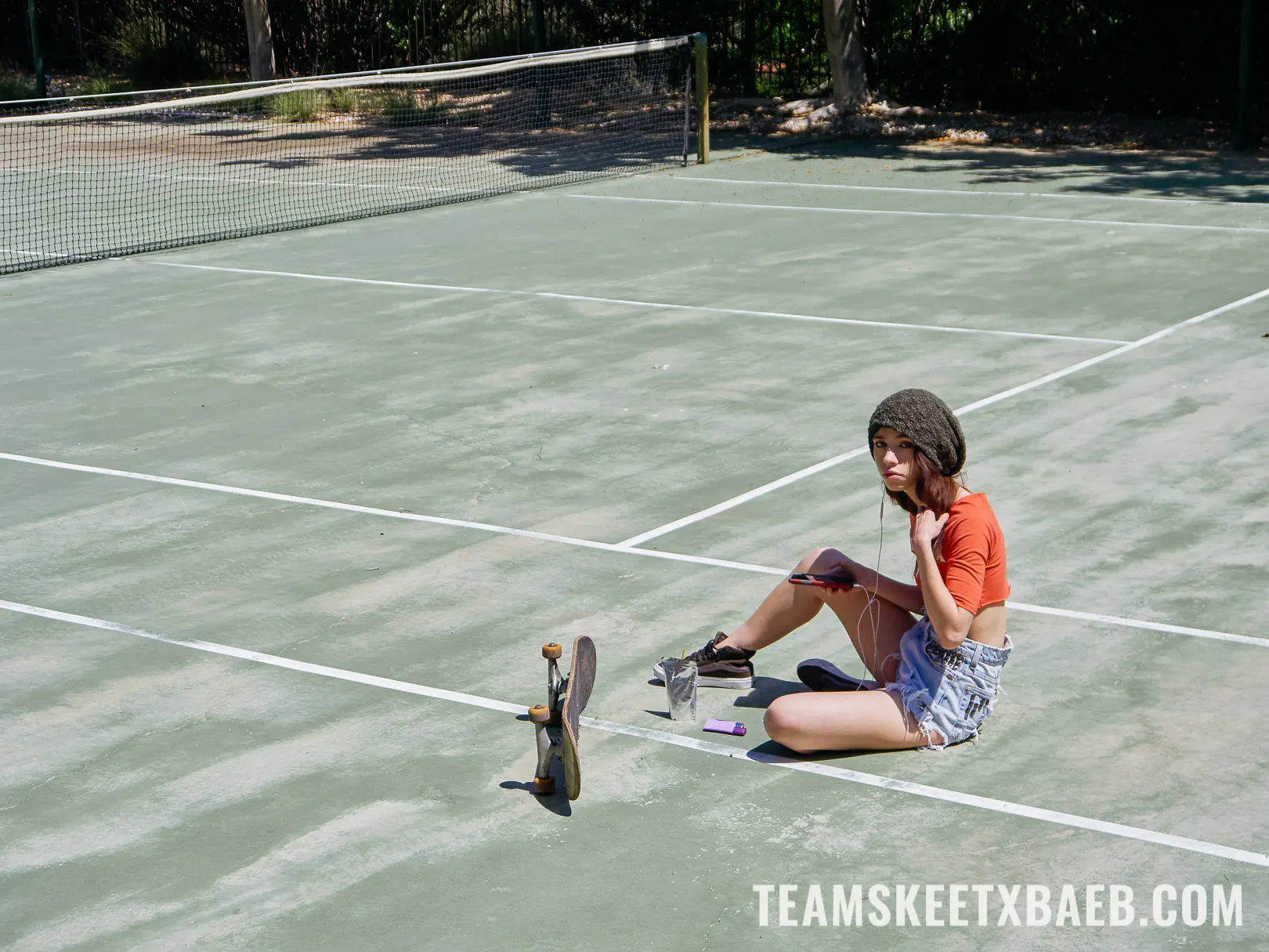 Team Skeet 'House Sitting Delight' starring Lucie Cline (Photo 1)