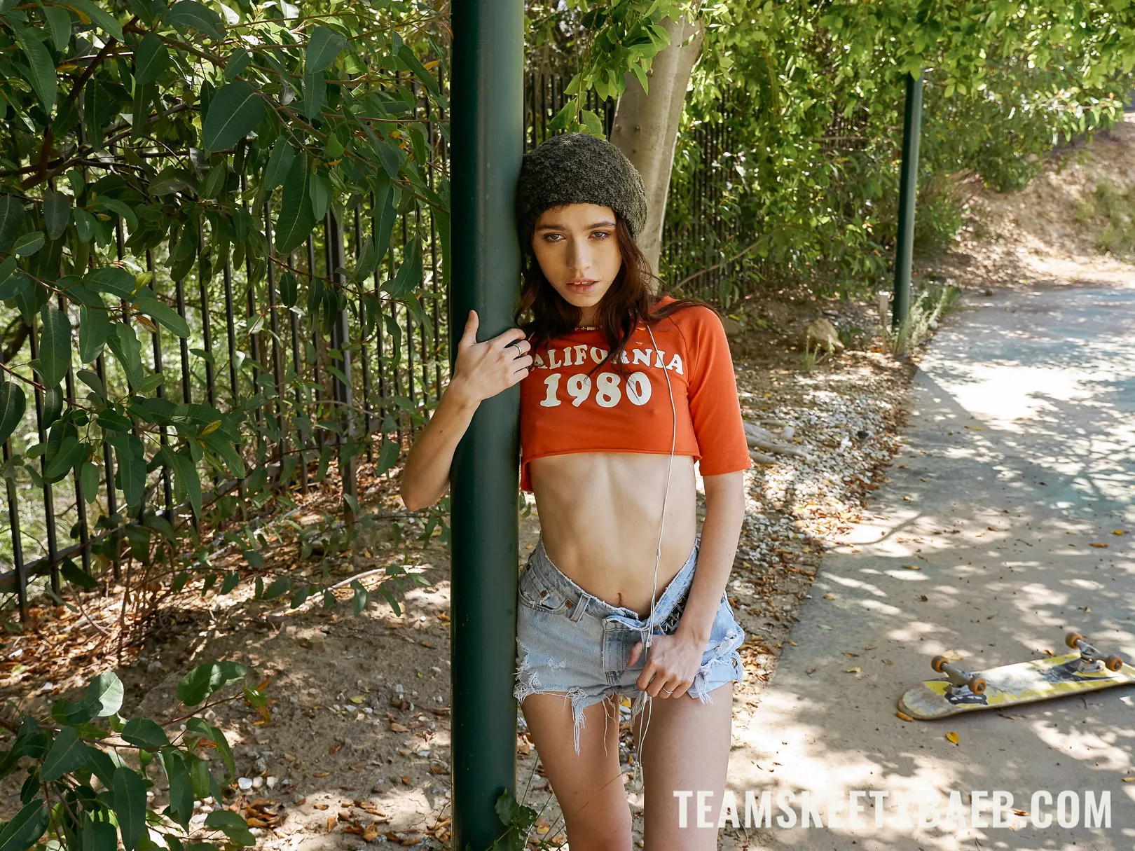 Team Skeet 'House Sitting Delight' starring Lucie Cline (Photo 75)