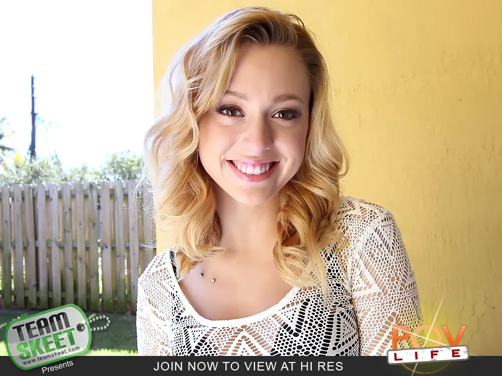 Team Skeet 'Lets Make A Deal' starring Lucy Tyler (Photo 3)