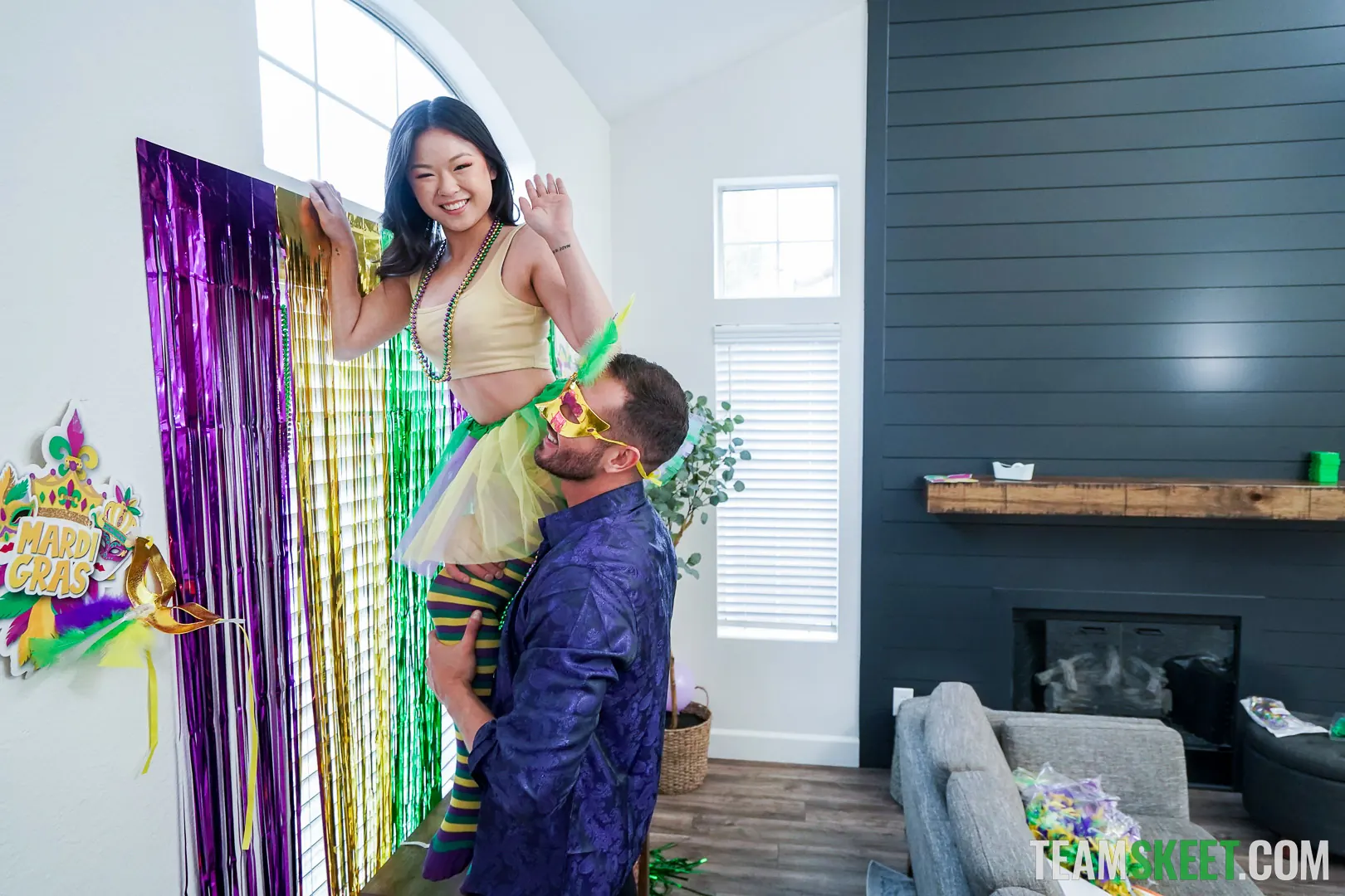 Lulu Chu en 'Mas-Cock-Rade' from 'Team Skeet' (foto 81) Team Skeet 'Mas-Cock-Rade' protagonizando Lulu Chu (foto 81)