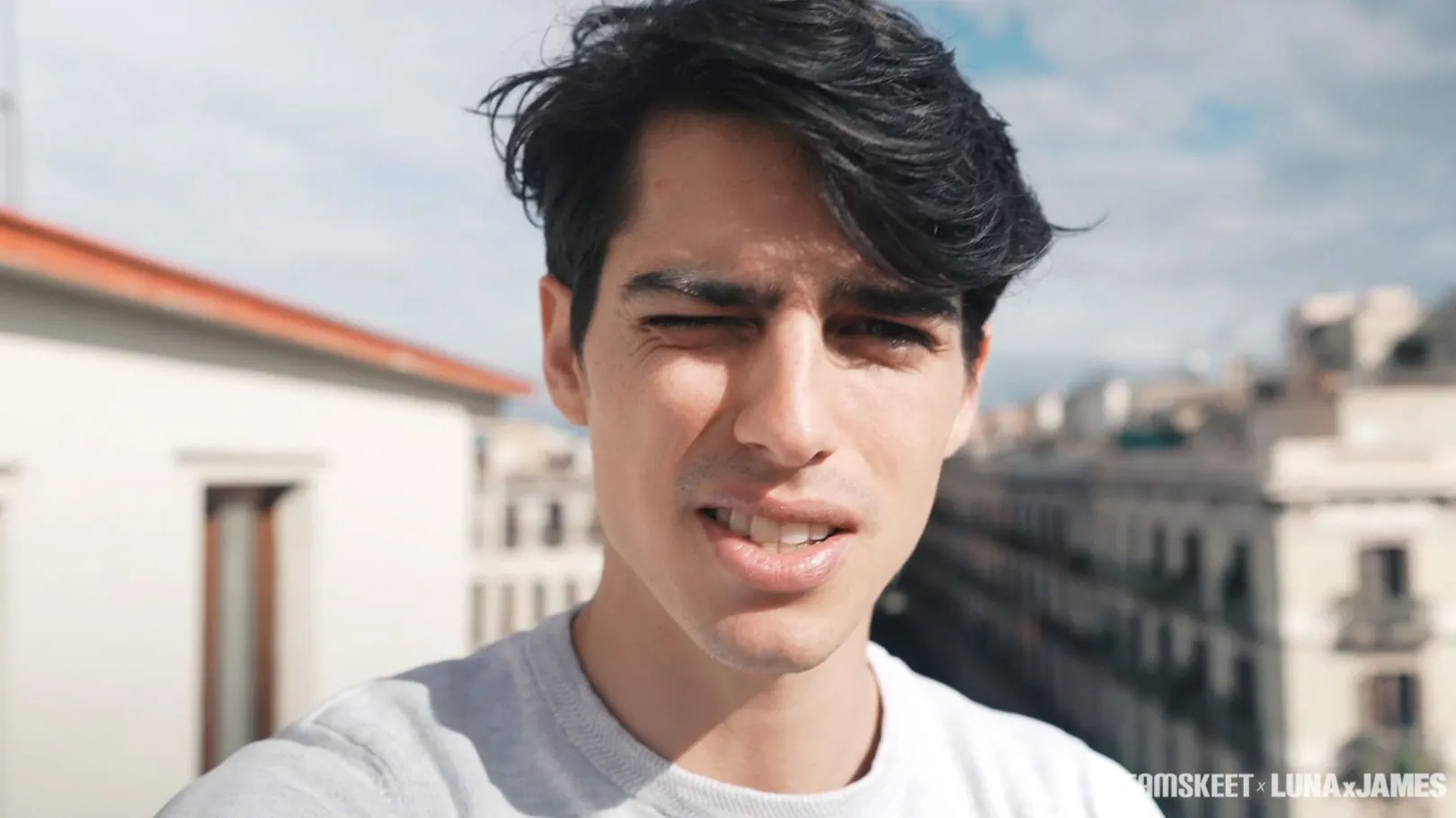 Luna X en 'Incendio en la cocina' from 'Team Skeet' (foto 5) Team Skeet 'Incendio en la cocina' protagonizando Luna X (foto 5)