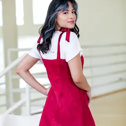 Luxe La Fox in 'Team Skeet' Leave The Shyness Behind (Thumbnail 4)