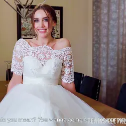 Luxury Girl in 'Team Skeet' Runaway Bride (Thumbnail 6)