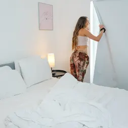 Mackenzie Mace in 'Team Skeet' Tiny Neighbor Finally Gets It (Thumbnail 18)