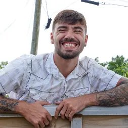 Mackenzie Mace en El pequeño vecino finalmente lo entiende (foto 27) Mackenzie Mace en 'Team Skeet' El pequeño vecino finalmente lo entiende (Miniatura 27)