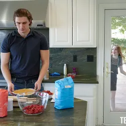 Madi Collins en ¿Quieres un poco de pastel? (foto 1) Madi Collins en 'Team Skeet' ¿Quieres un poco de pastel? (Miniatura 1)