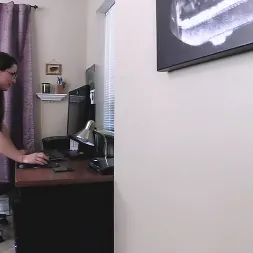 Mallory Sierra en 'Team Skeet' Bolsas divertidas para la familia (Miniatura 1)