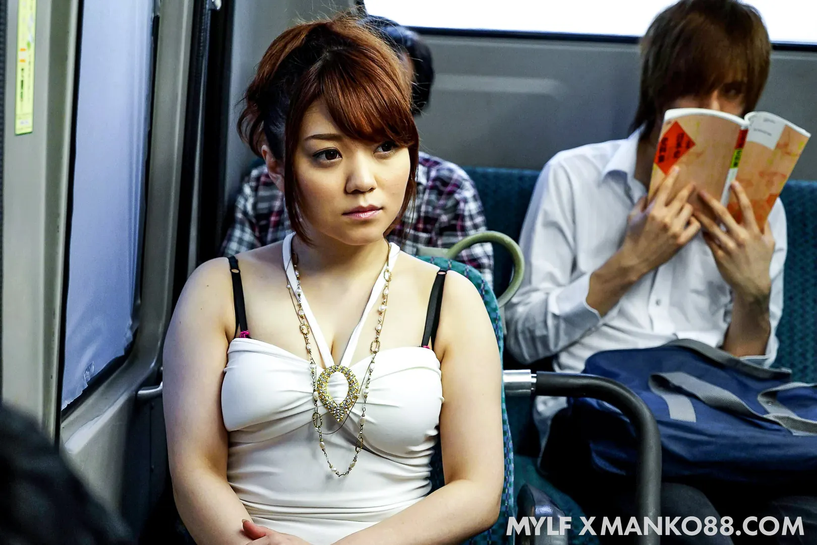 Team Skeet 'The Girl on the Bus' starring Mari Motoyama (Photo 1)