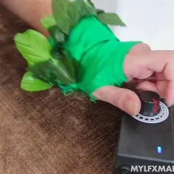 Marie McCray en 'Team Skeet' Ella está atrapada en mi calabozo (Miniatura 126)