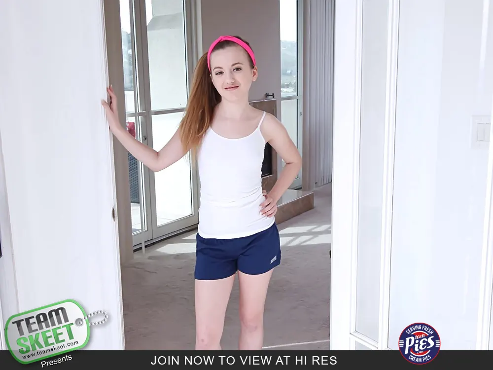 Marissa Mae en 'Rebosante de semen' from 'Team Skeet' (foto 1) Team Skeet 'Rebosante de semen' protagonizando Marissa Mae (foto 1)