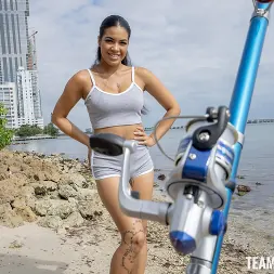 Maya Farrell en 'Team Skeet' El camino hacia ti (Miniatura 5)