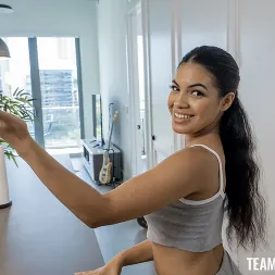 Maya Farrell en 'Team Skeet' El camino hacia ti (Miniatura 10)