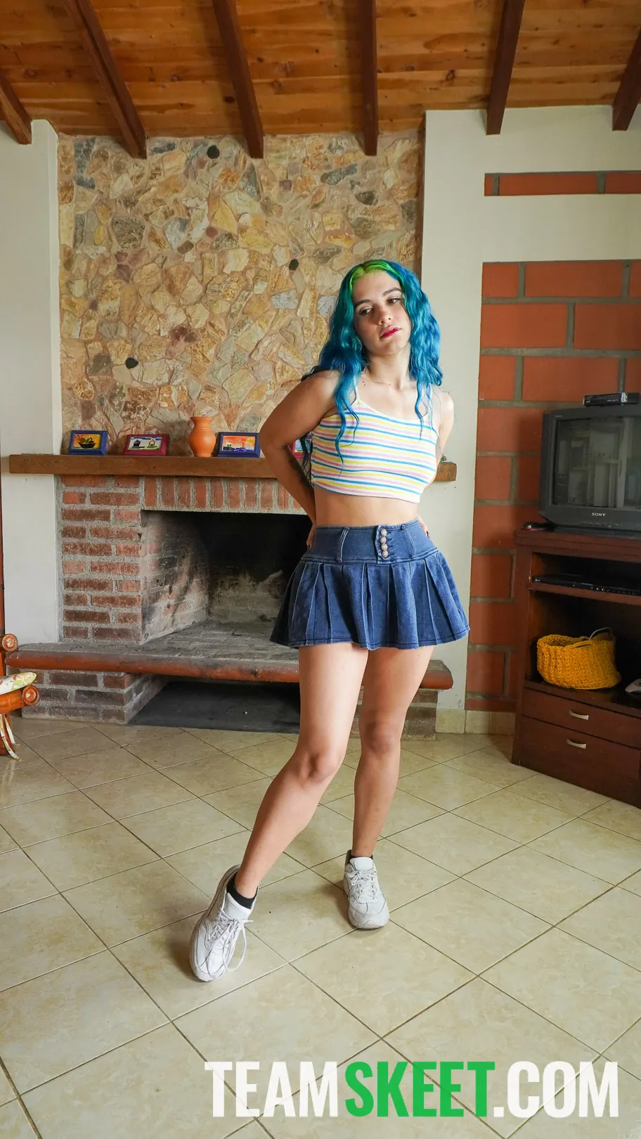 Team Skeet 'Huge Delivery Fee' starring Min Galilea (Photo 1)