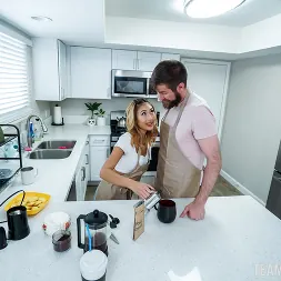 Mina Luxx en Explosión de barista (foto 64) Mina Luxx en 'Team Skeet' Explosión de barista (Miniatura 64)