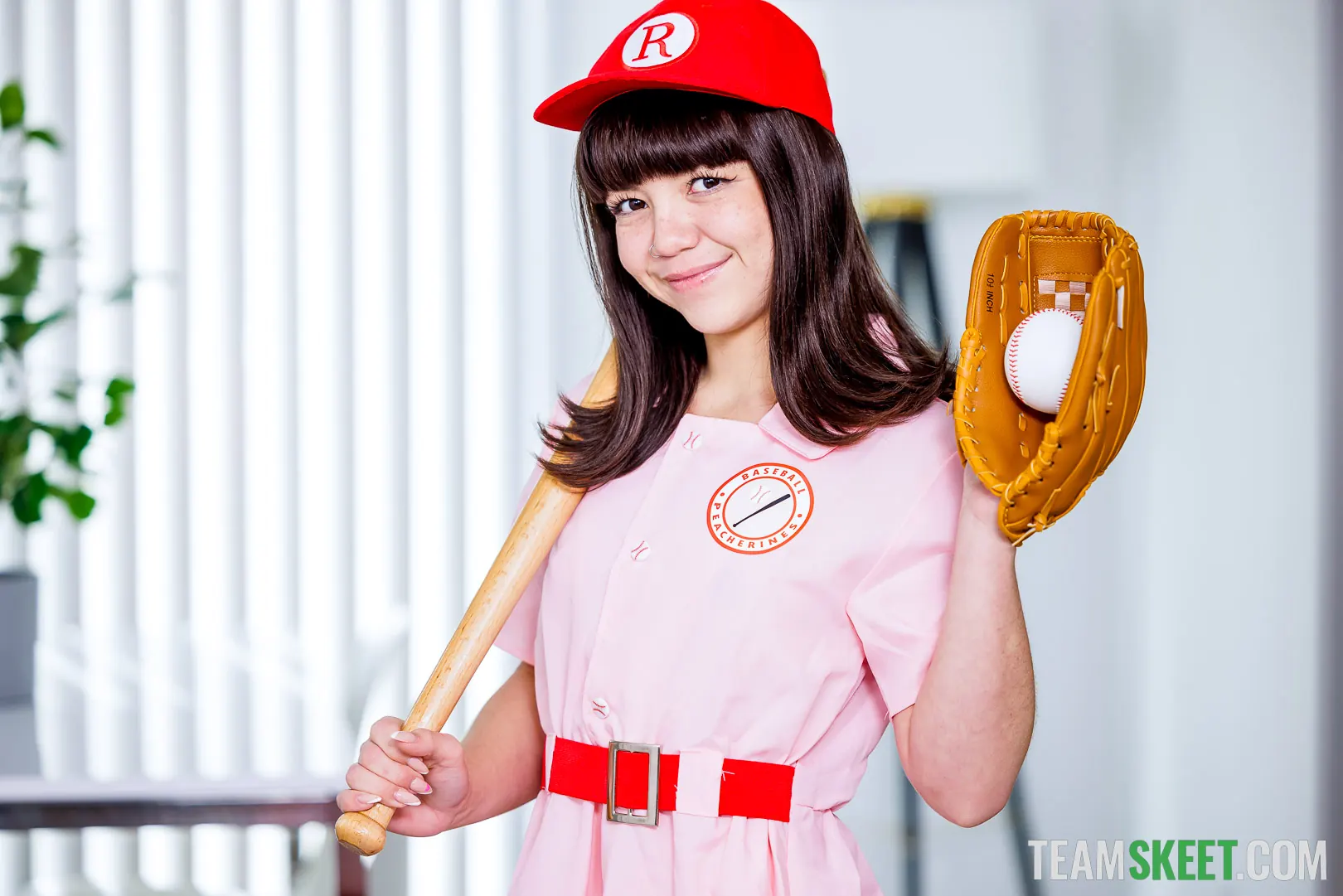 Team Skeet 'Mochi Plays Ball!' starring Mochi Mona (Photo 6)