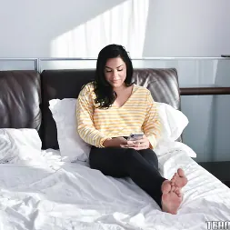 Monica Sage en 'Team Skeet' Trátame como tratas a mi hijastra (Miniatura 1)