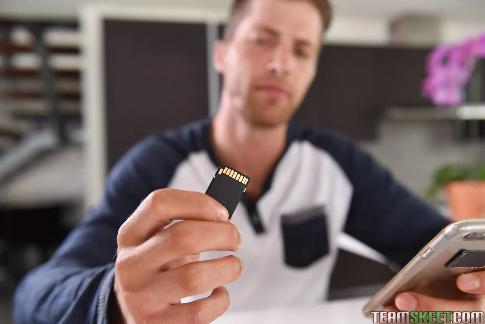 Morgan Lee en 'Pequeñas manos resuelven grandes problemas' from 'Team Skeet' (foto 35) Team Skeet 'Pequeñas manos resuelven grandes problemas' protagonizando Morgan Lee (foto 35)