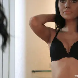 Naomi Woods in 'Team Skeet' Risque Room Service (Thumbnail 1)