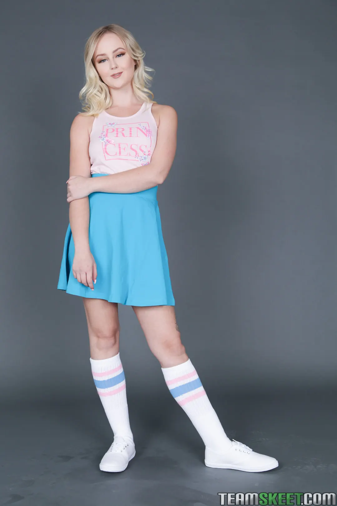 Team Skeet 'Al escondite' protagonizando Natalia Queen (foto 1)