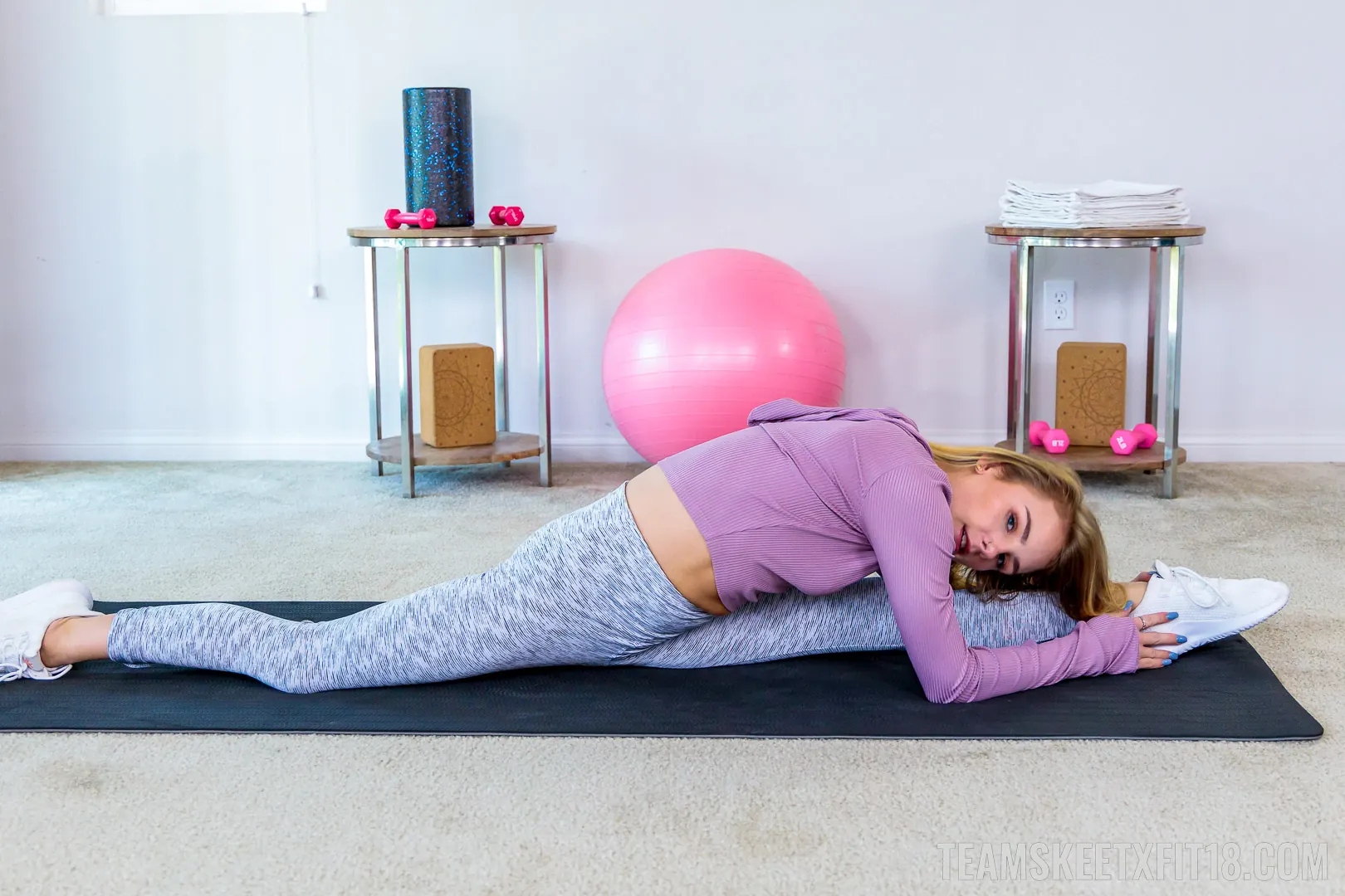 Team Skeet 'Natalie en súper forma' protagonizando Natalie Knight (foto 6)