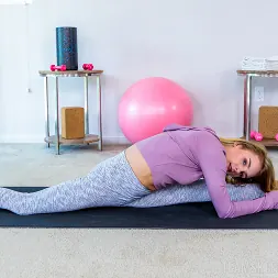 Natalie Knight in 'Team Skeet' Super Fit Natalie (Thumbnail 6)