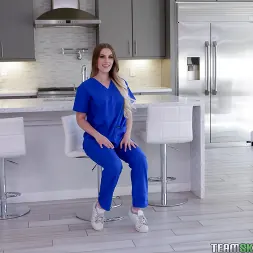 Niki Snow in 'Team Skeet' Not Too Crippled For A Creampie (Thumbnail 1)