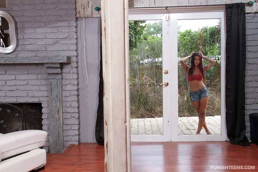 Nikki Kay en 'Abusar del desperdicio de tiempo' from 'Team Skeet' (foto 1) Team Skeet 'Abusar del desperdicio de tiempo' protagonizando Nikki Kay (foto 1)