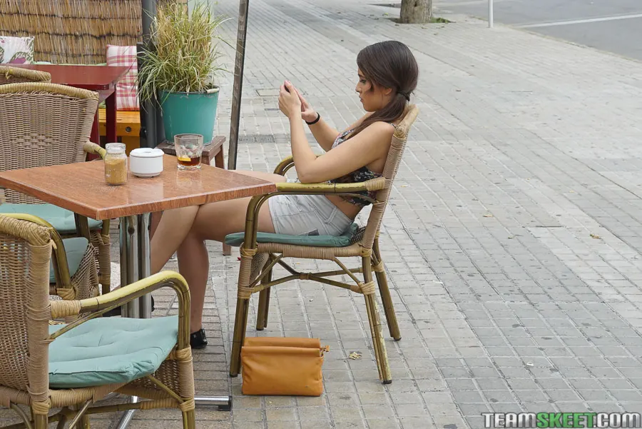 Team Skeet 'Recompensado con coño' protagonizando Nikki Litte (foto 1)