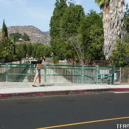 Nikki Next en 'Team Skeet' Podemos resolver algo (Miniatura 18)