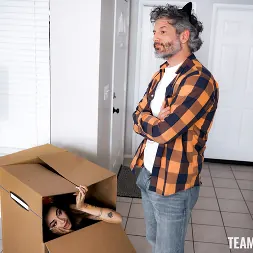 Nikki Nicole en 'Team Skeet' El gato siempre se folla al ratón (Miniatura 45)