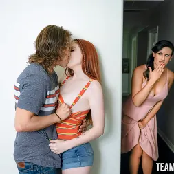 Olive Glass en 'Team Skeet' Recopilación de lencería de adolescentes (Miniatura 1)