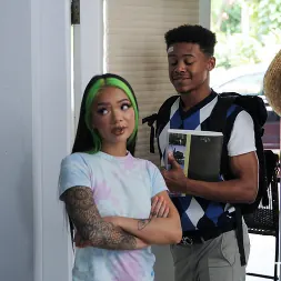 Paisley Paige en 'Team Skeet' Distracción junto a la piscina (Miniatura 18)