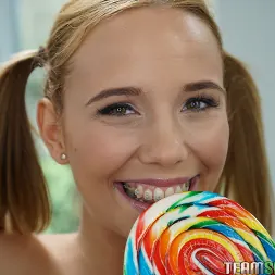 Poppy Pleasure en 'Team Skeet' Coleta rosa golpeando (Miniatura 27)