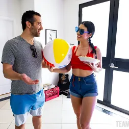 Queenie Sateen in 'Team Skeet' Curves Worth Remembering (Thumbnail 48)