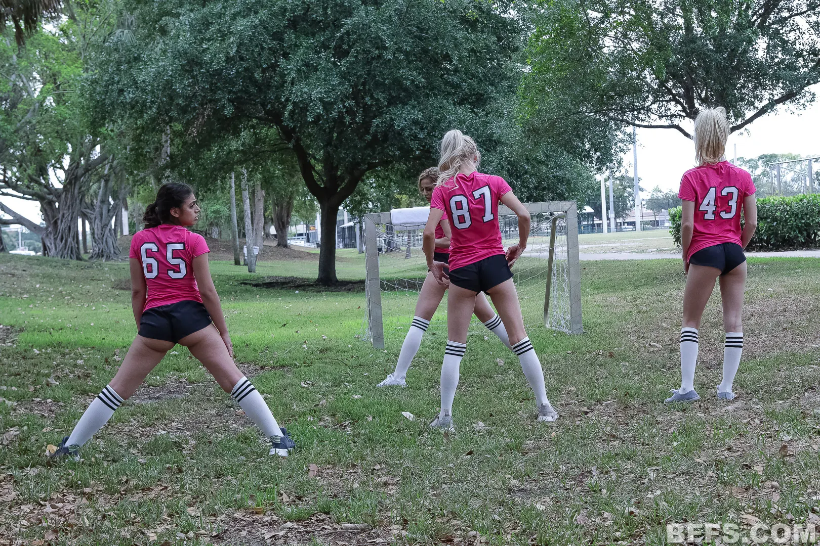 Riley Star en 'Tiro de penalti cum' from 'Team Skeet' (foto 26) Team Skeet 'Tiro de penalti cum' protagonizando Riley Star (foto 26)