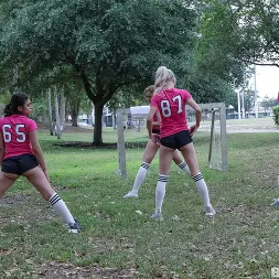 Riley Star en 'Team Skeet' Tiro de penalti cum (Miniatura 26)