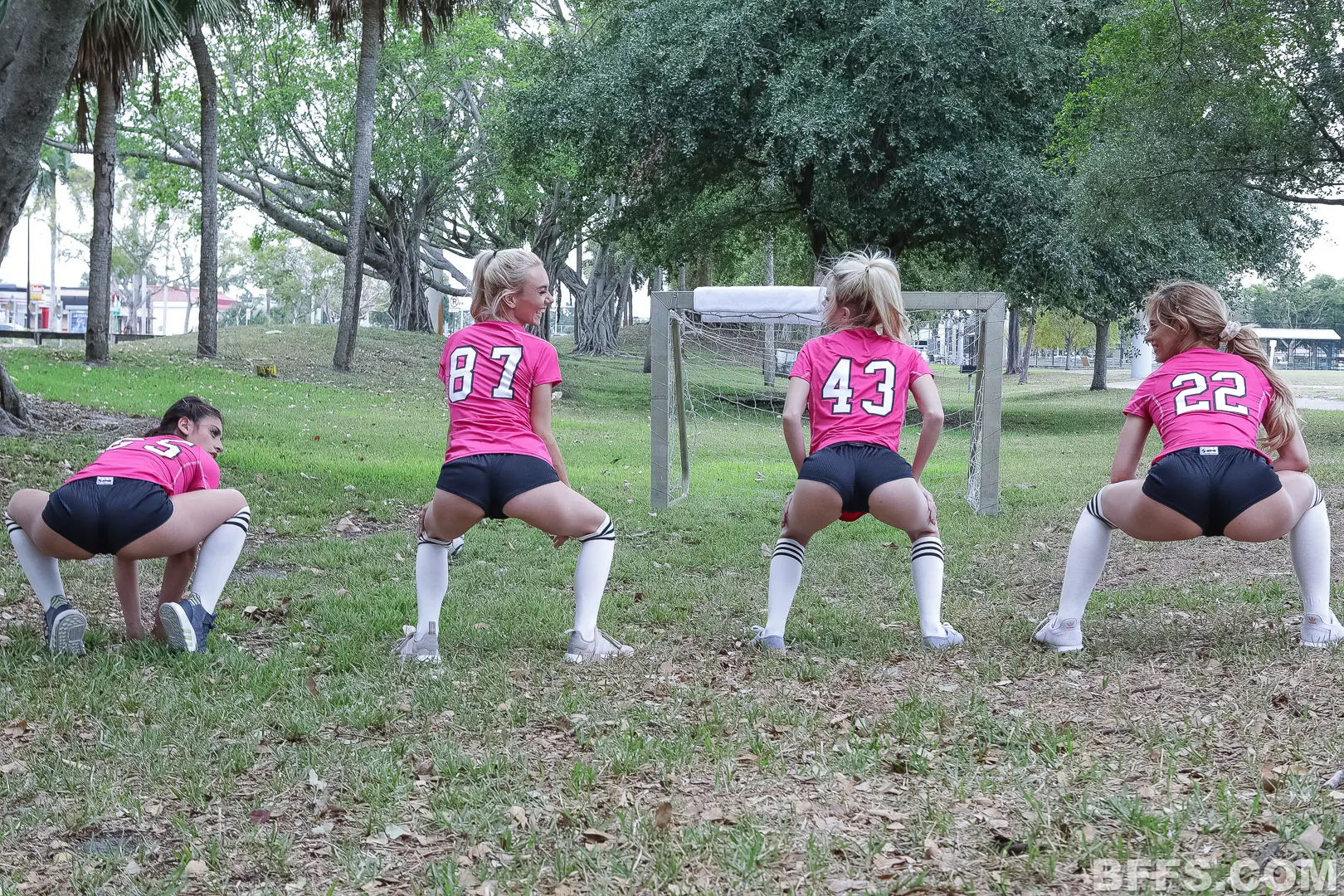 Riley Star en 'Tiro de penalti cum' from 'Team Skeet' (foto 39) Team Skeet 'Tiro de penalti cum' protagonizando Riley Star (foto 39)