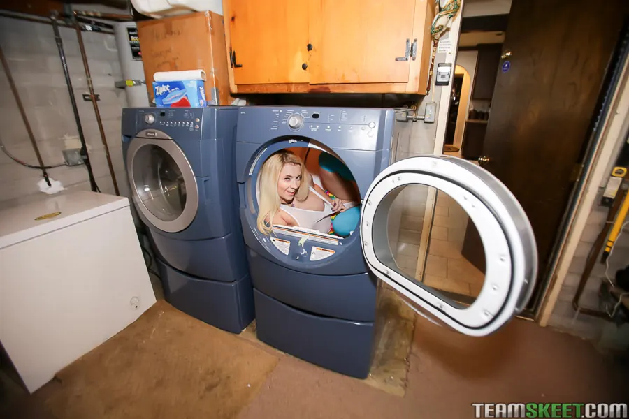 Riley Star en 'Satisfacción con el ciclo de centrifugado' from 'Team Skeet' (foto 48) Team Skeet 'Satisfacción con el ciclo de centrifugado' protagonizando Riley Star (foto 48)