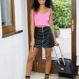 Romy Indy en Invocación de pene fantasma (foto 1) Romy Indy en 'Team Skeet' Invocación de pene fantasma (Miniatura 1)