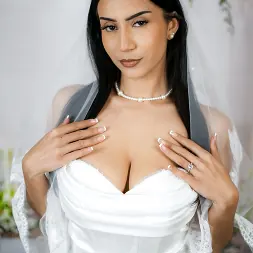Roxie Sinner en 'Team Skeet' Foco de mayo: Roxie Sinner está desesperado por ser golpeado (Miniatura 7)