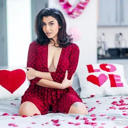 Roxie Sinner in 'Team Skeet' Valentine's Date (Thumbnail 36)