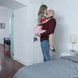 Roxy Ryder en 'Team Skeet' Noviembre sin nueces (Miniatura 112)