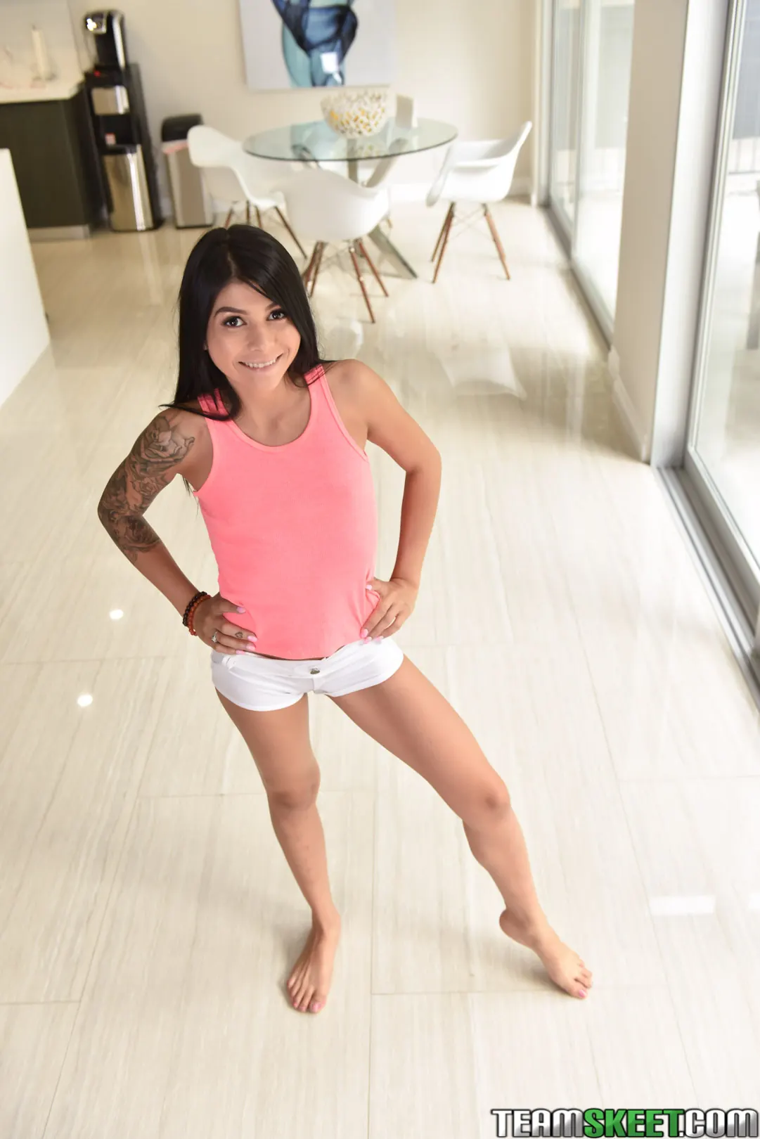 Sadie Pop en 'Edificio de la niña infantil Cox' from 'Team Skeet' (foto 1) Team Skeet 'Edificio de la niña infantil Cox' protagonizando Sadie Pop (foto 1)