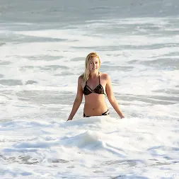 Samantha Rone en 'Team Skeet' Sol, playa y sexo (Miniatura 9)