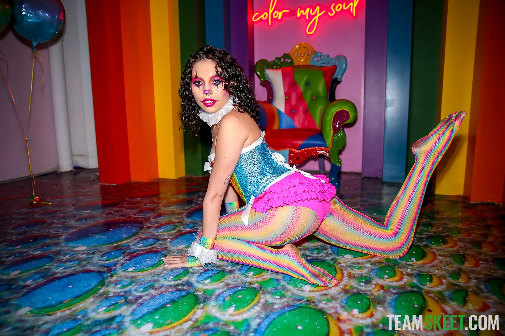 Team Skeet 'Concepto: Clussy (Coño de payaso)' protagonizando Satine Summers (foto 12)