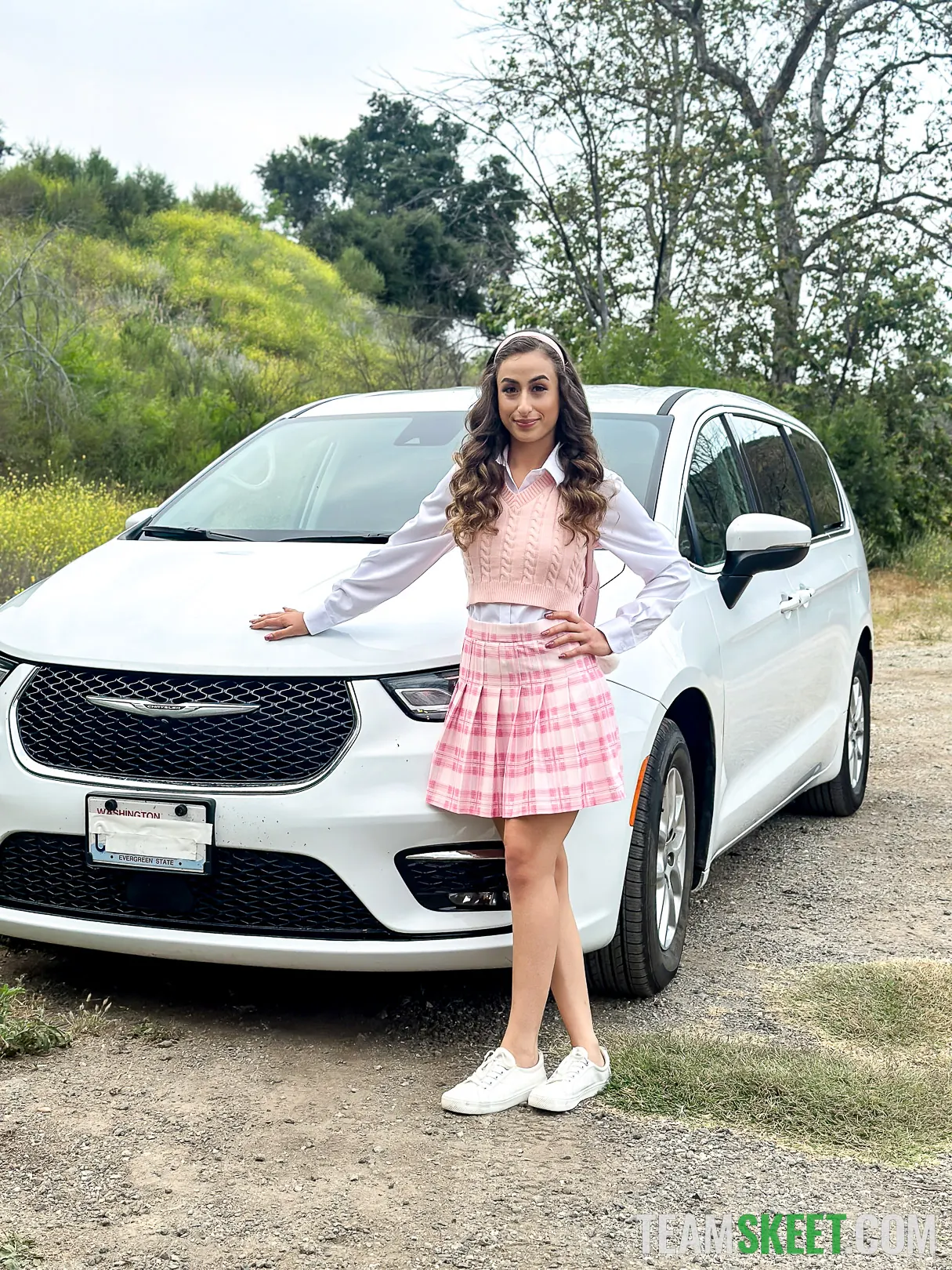 Team Skeet 'Concept: Roadside Rescue 3' starring Scarlett Page (Photo 1)