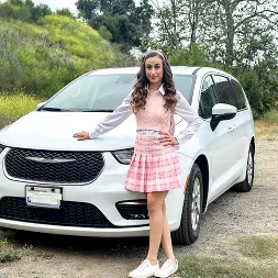 Scarlett Page in 'Team Skeet' Concept: Roadside Rescue 3 (Thumbnail 1)