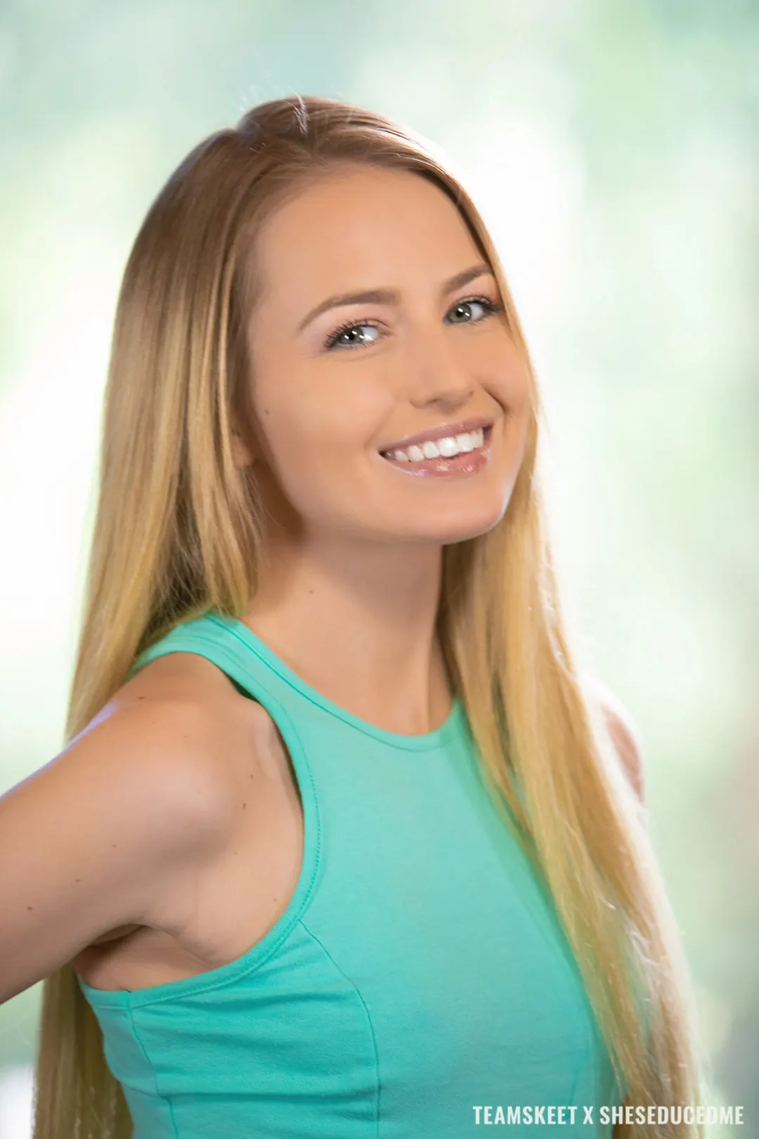 Team Skeet 'Receta familiar de mamá' protagonizando Scarlett Sage (foto 1)